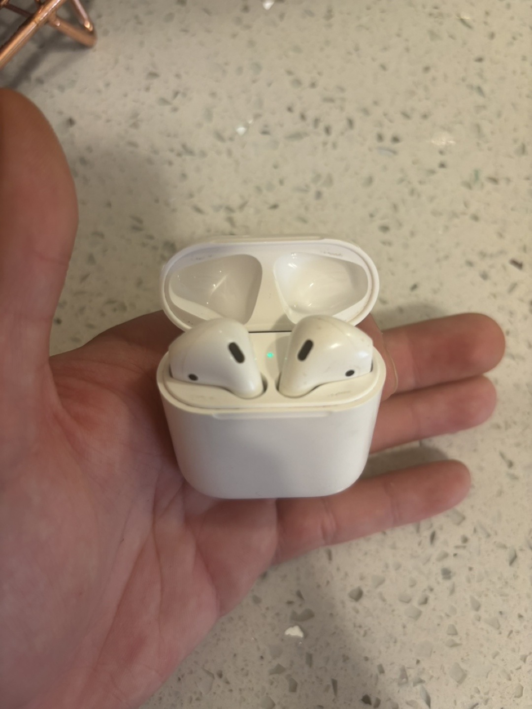 AirPods 2nd Generation - photo 2