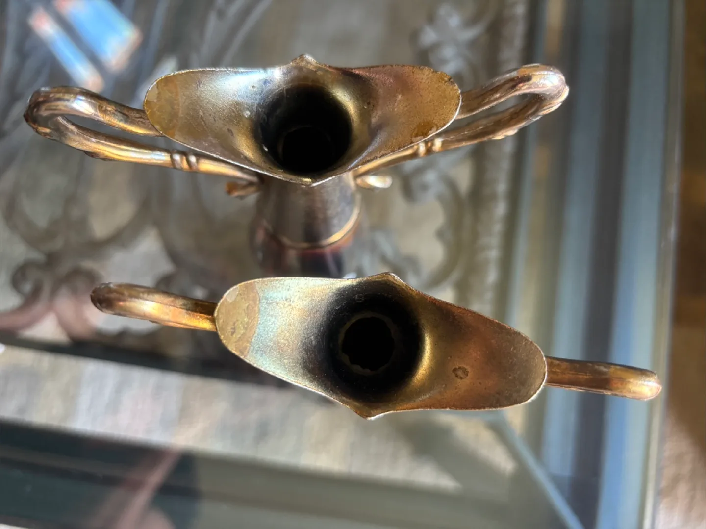 A pair of Vintage Made in England Bud Vases (Pair) image indicator(4)