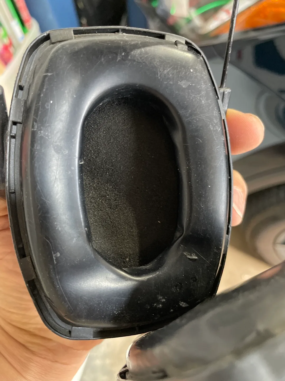 Howard Leight by Honeywell Earmuffs image indicator(4)