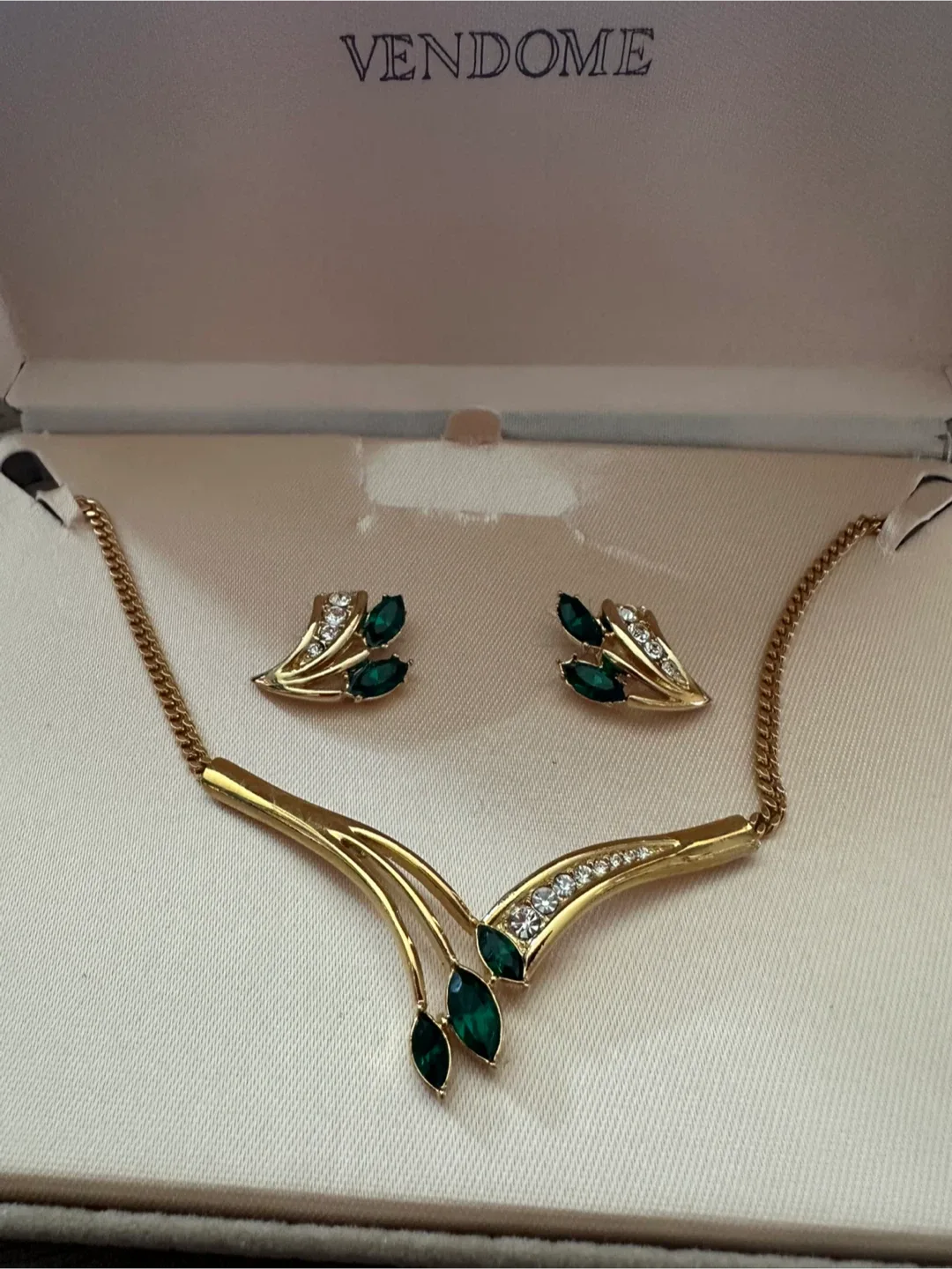 Vintage Vendome Necklace & Earring Set 💚 image indicator(2)