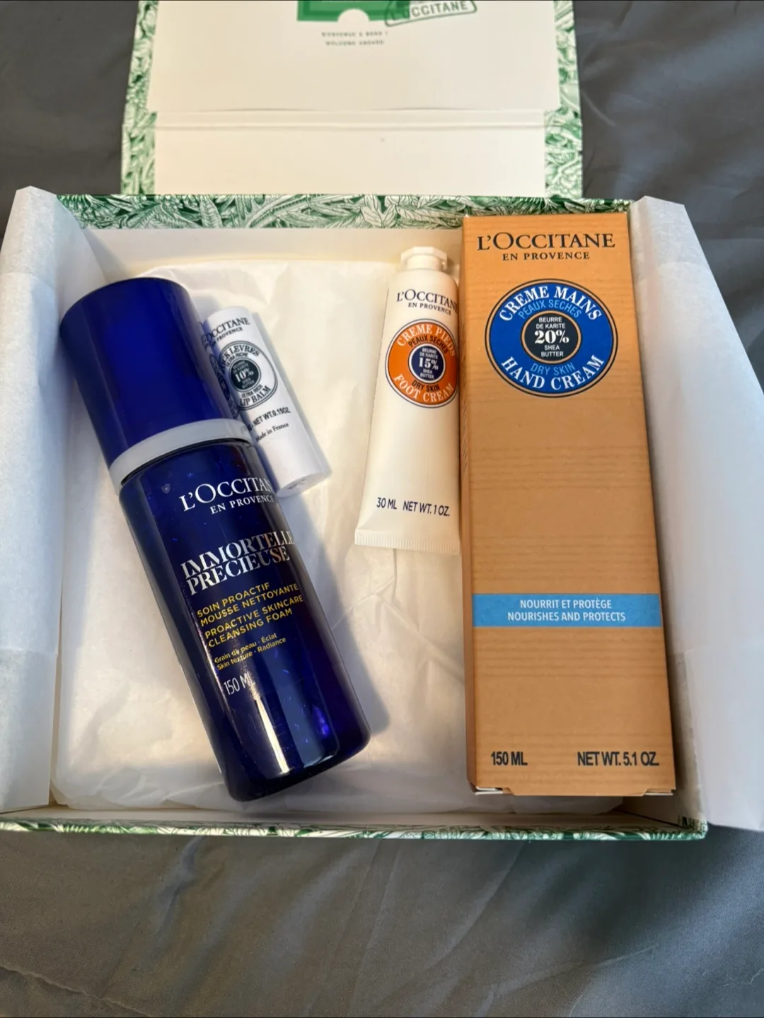 L'Occitane en Provence Skincare Gift Set image indicator(2)