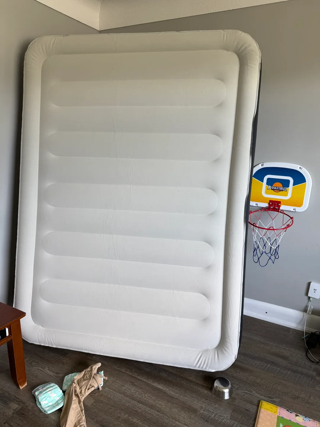 COMMOUDS Air Mattress with Built-in Pump thumbnail