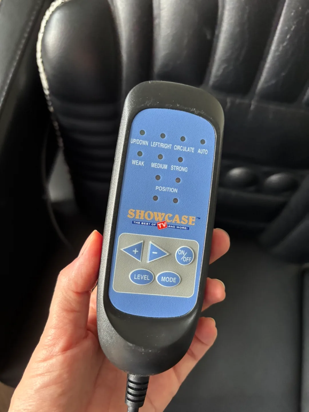 Showcase Lumbar Massage Cushion + free scented candles image indicator(3)