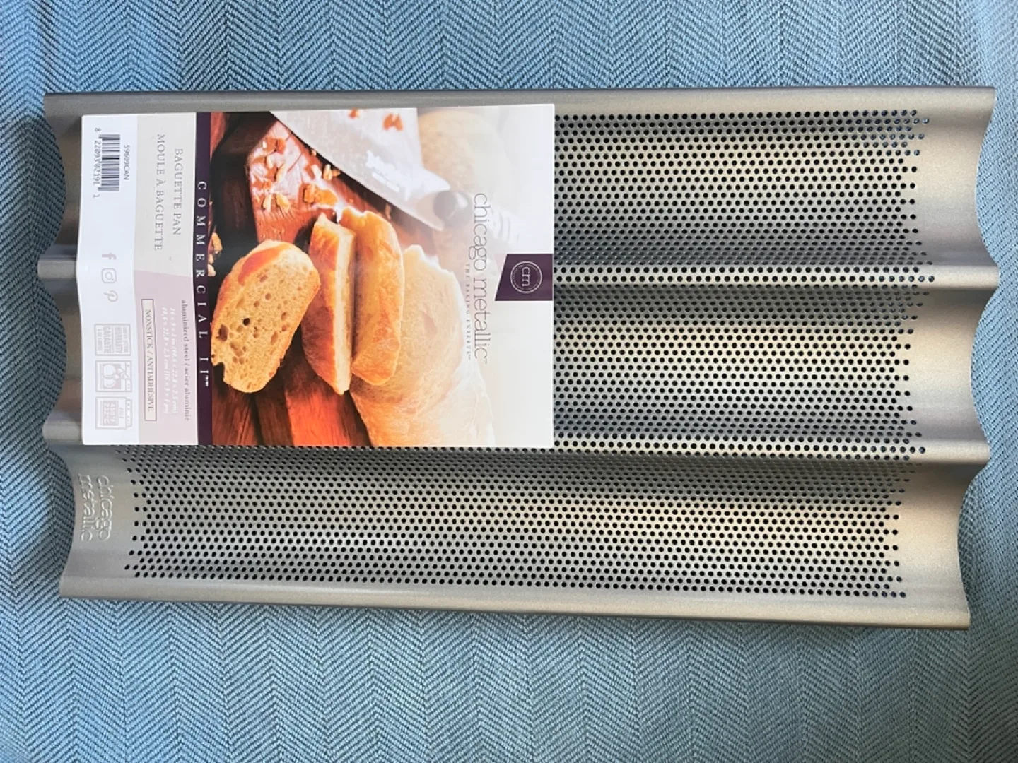 Chicago Metallic Baguette Pan thumbnail