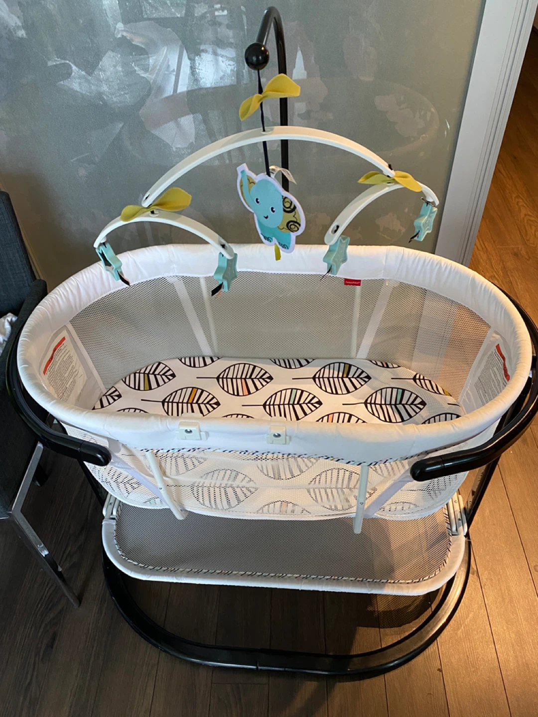 Halo BassiNest Swivel Sleeper - photo 2