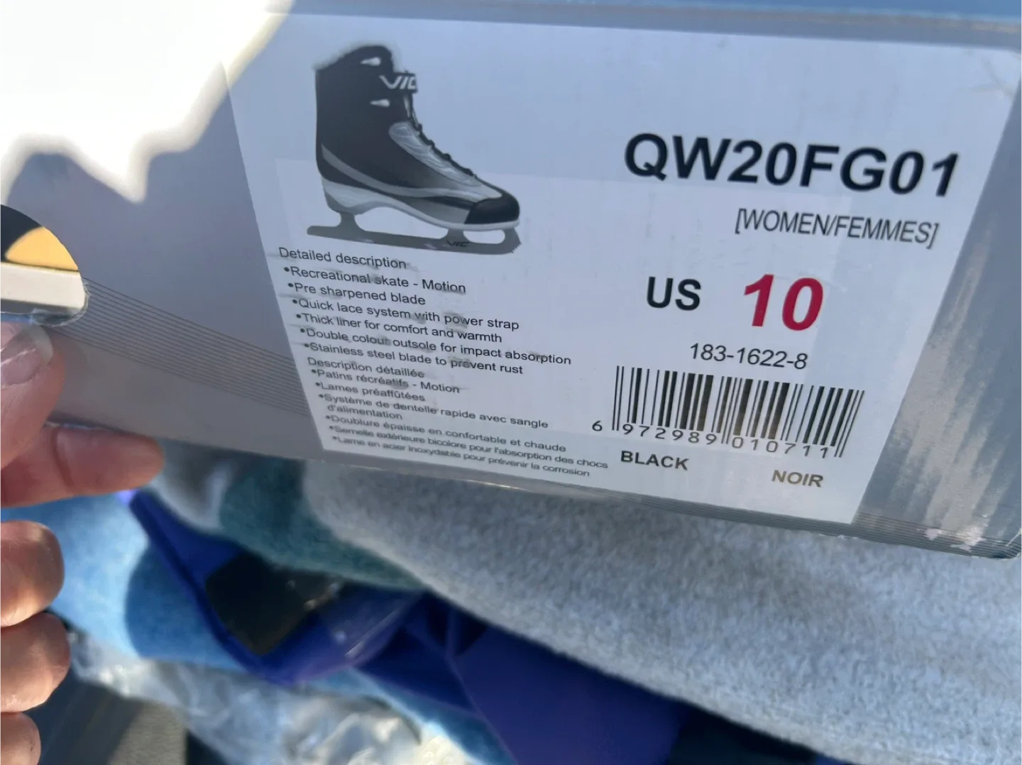 Ice skates brand new image indicator(3)