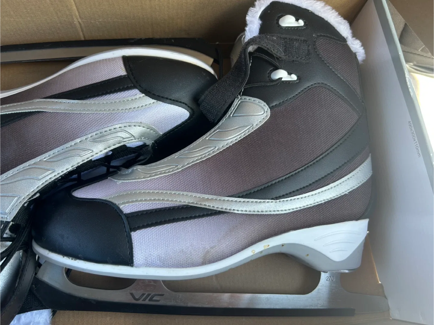 Ice skates brand new