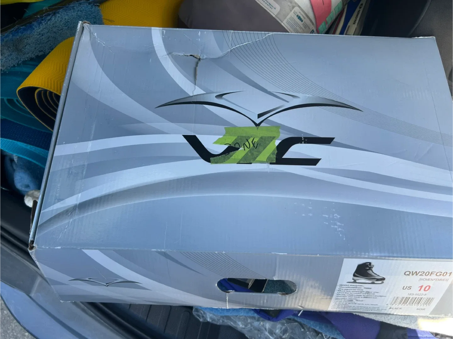 Ice skates brand new image indicator(4)