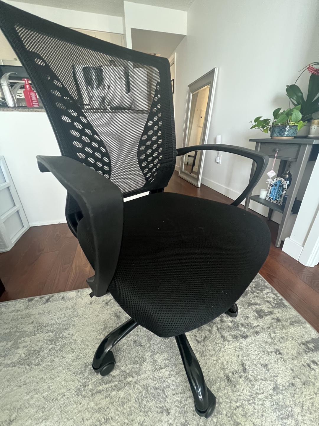 Black Mesh Office Chair - photo 3