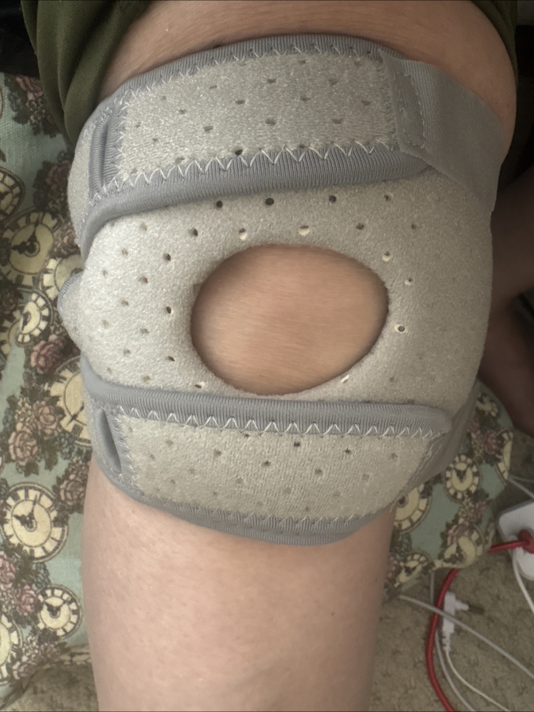 Knee Brace - One Size Fits All - photo 5