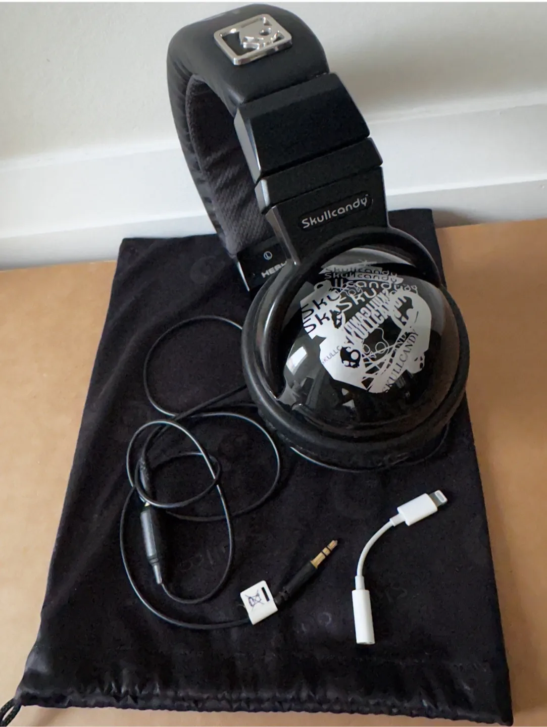 Skullcandy Hesh 2.0 Black Headphones image indicator(4)