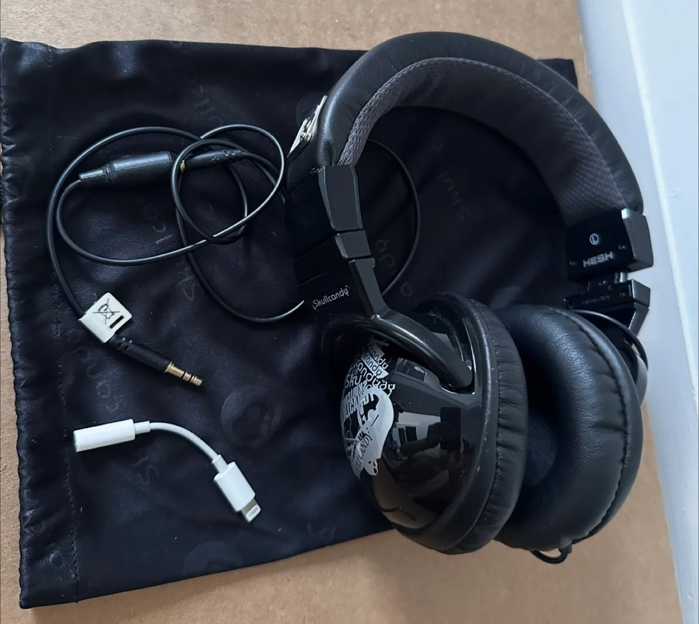 Skullcandy Hesh 2.0 Black Headphones image indicator(3)