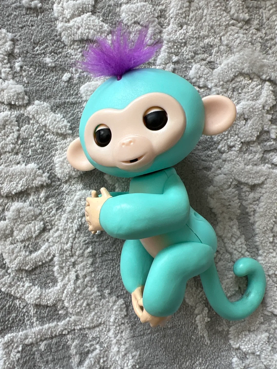 Fingerlings Baby Monkey Toy - Turquoise thumbnail