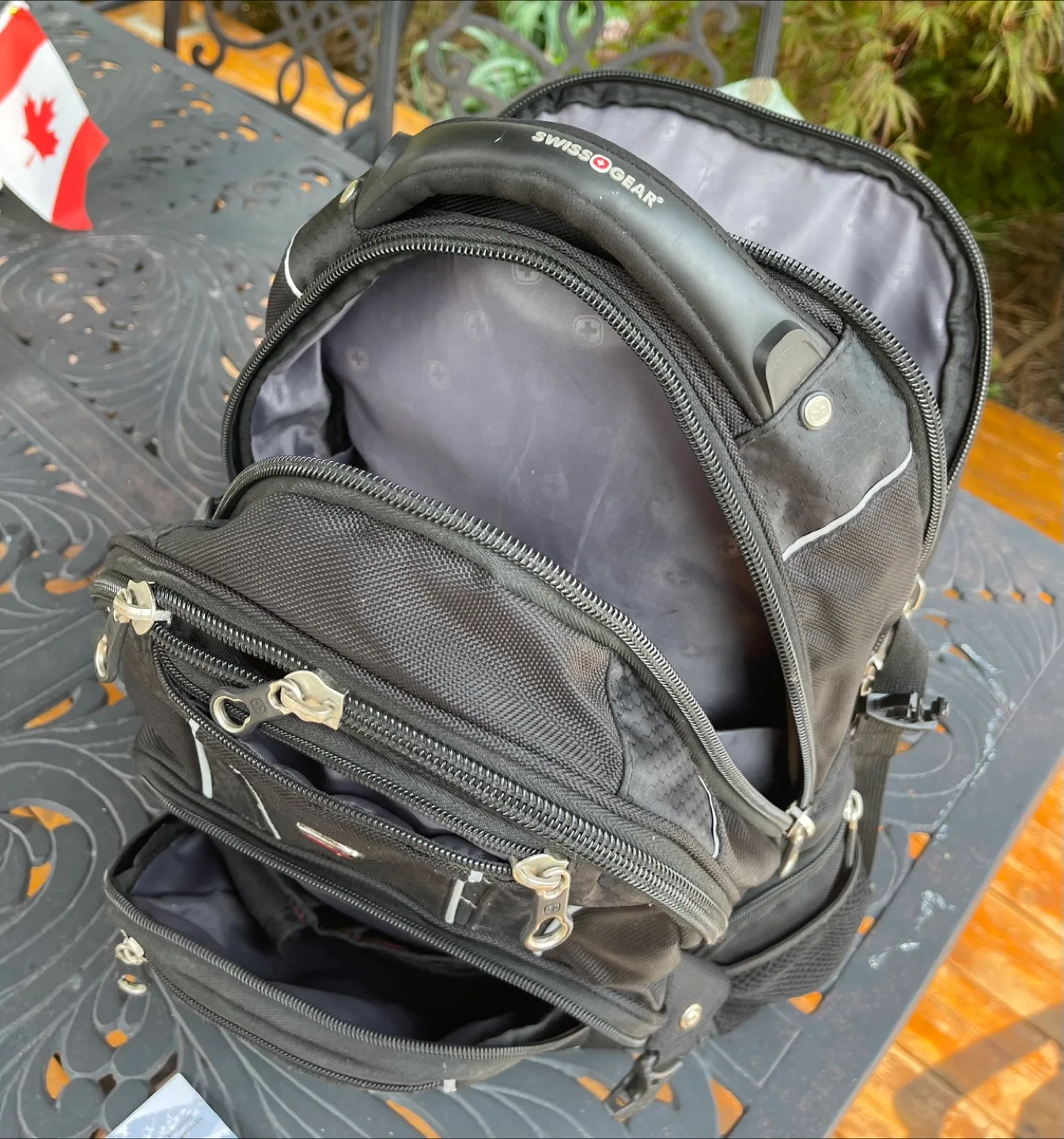 Swiss Gear Black Computer Backpack image indicator(2)