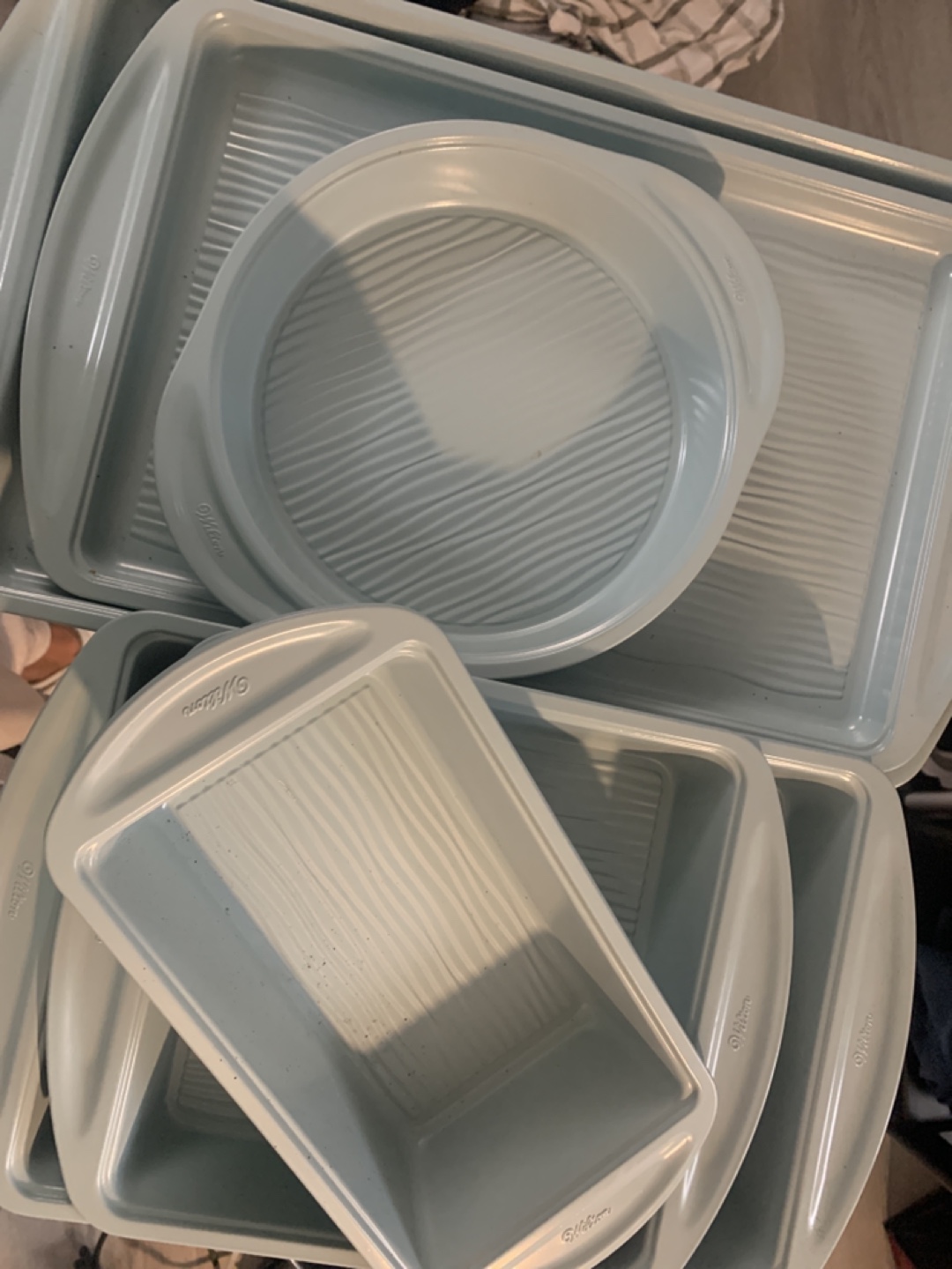 NEW Wilton Baking Pan Set (6)