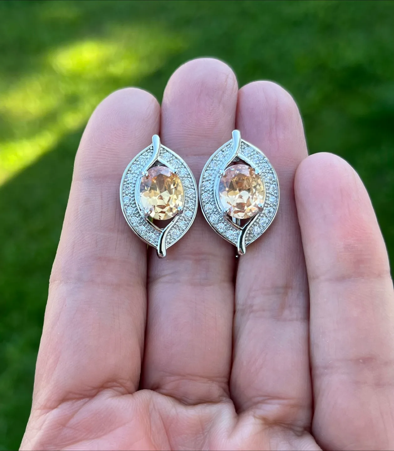 Elegant Silver Tone Fashion Earrings thumbnail