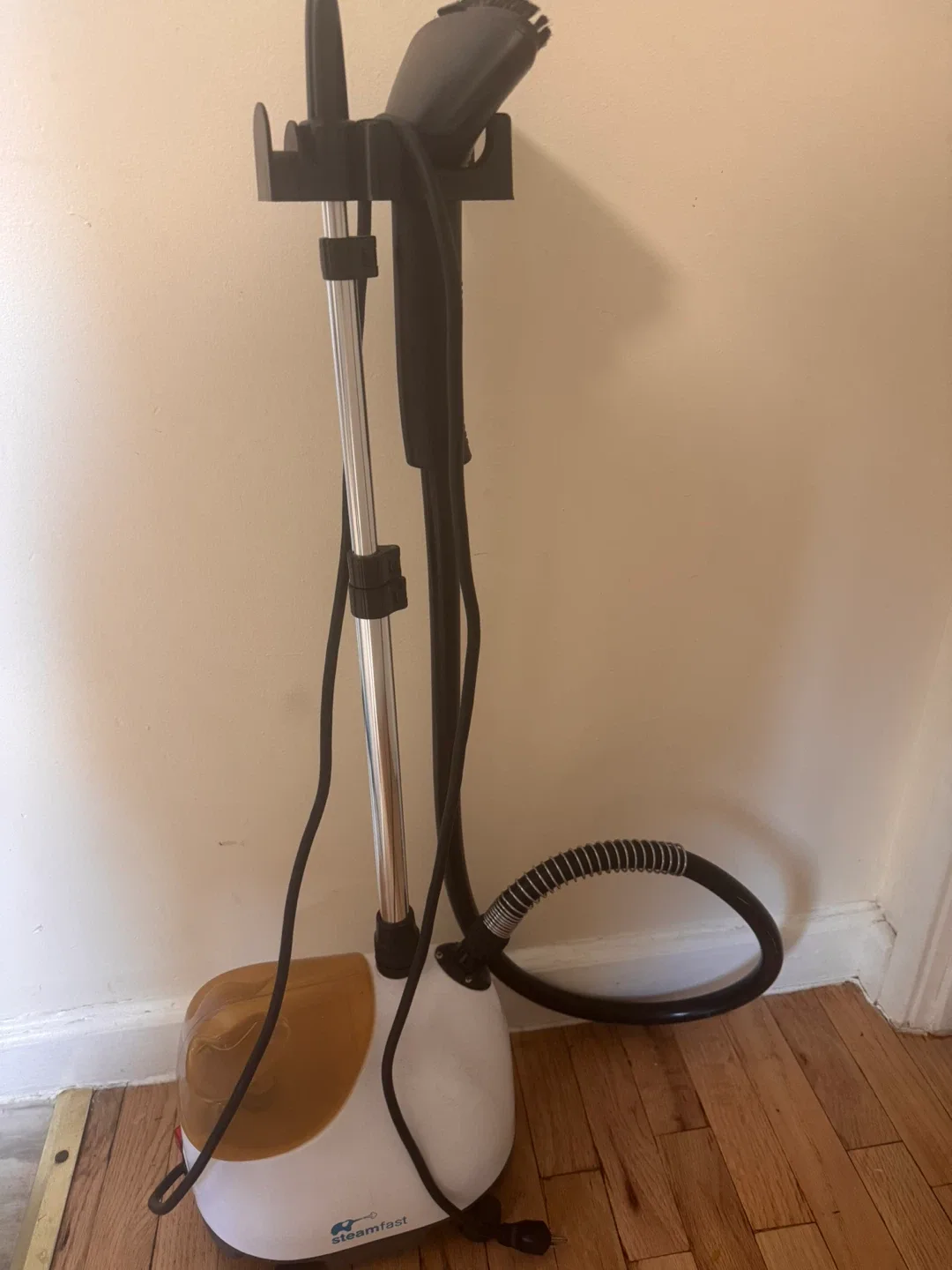 Steamfast SF-407 Fabric Steamer thumbnail