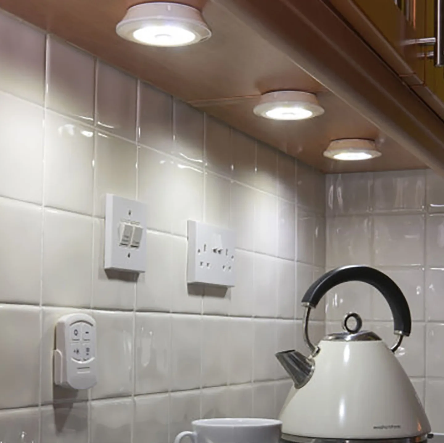 Wireless COB lighting with remote control, pk. of 4(3ex+remote) image indicator(3)