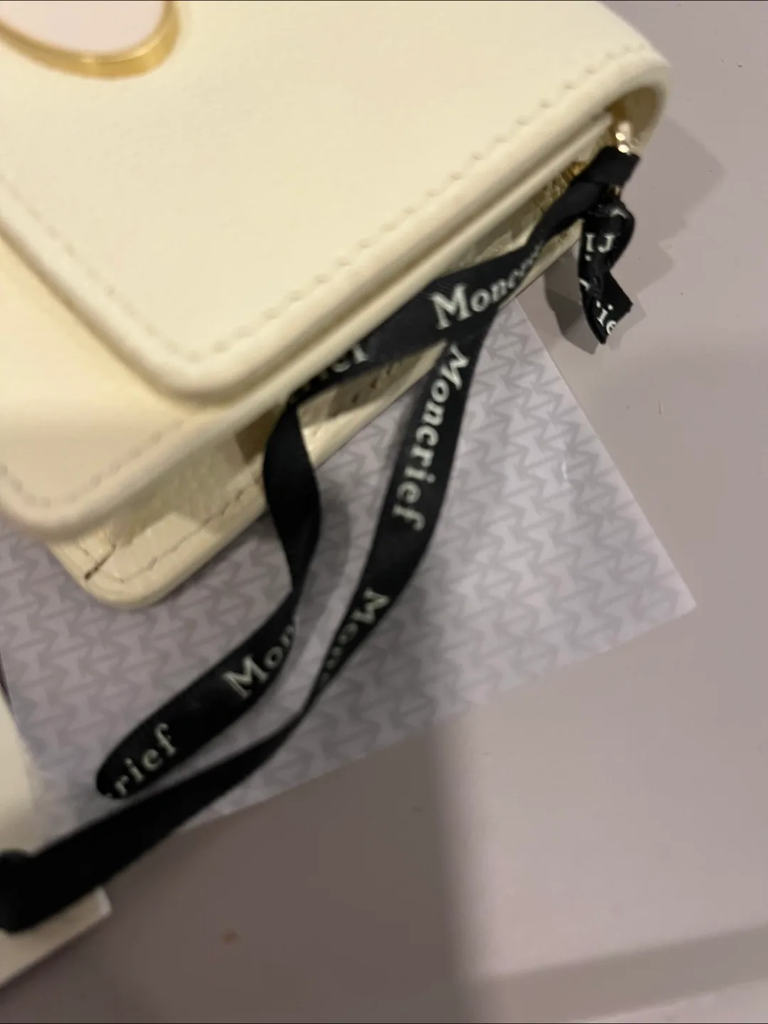 Moncrief Italian leather coin pouch image indicator(2)