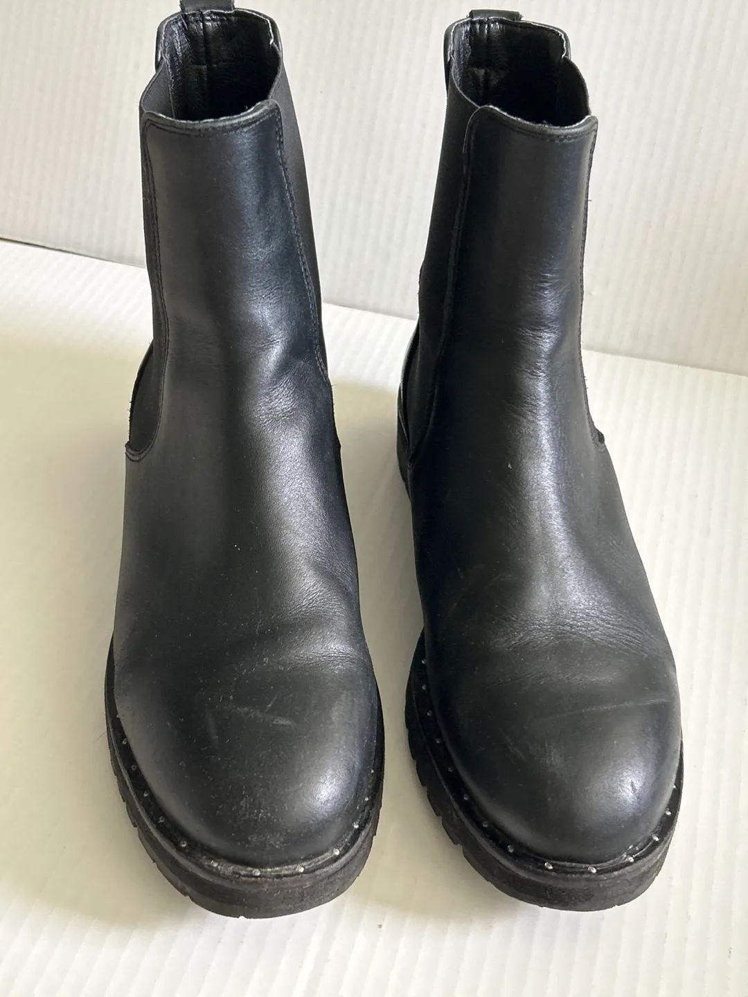 Women’s Black Leather Chelsea Boots, Size 8 image indicator(2)