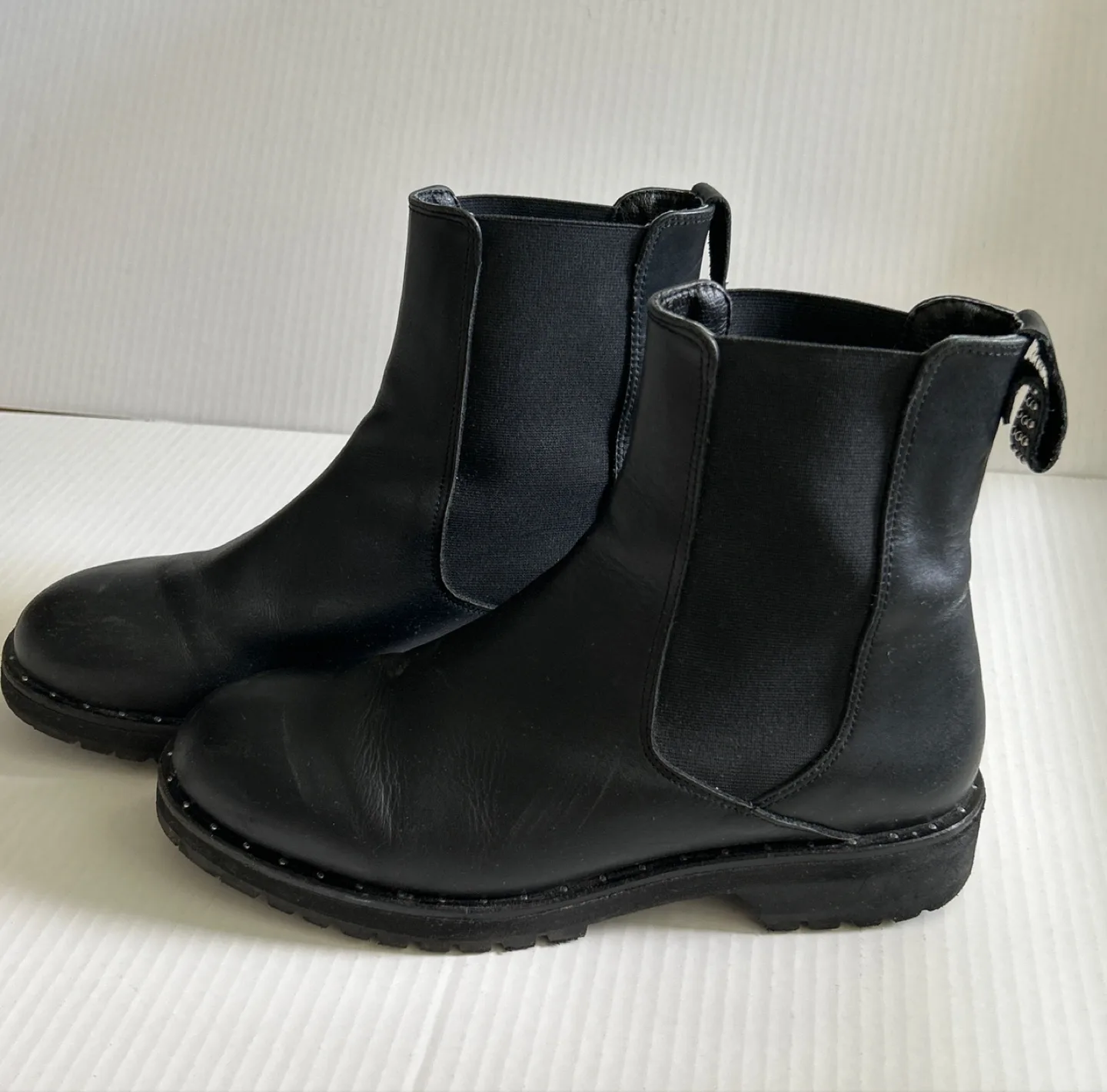 Women’s Black Leather Chelsea Boots, Size 8 image indicator(3)