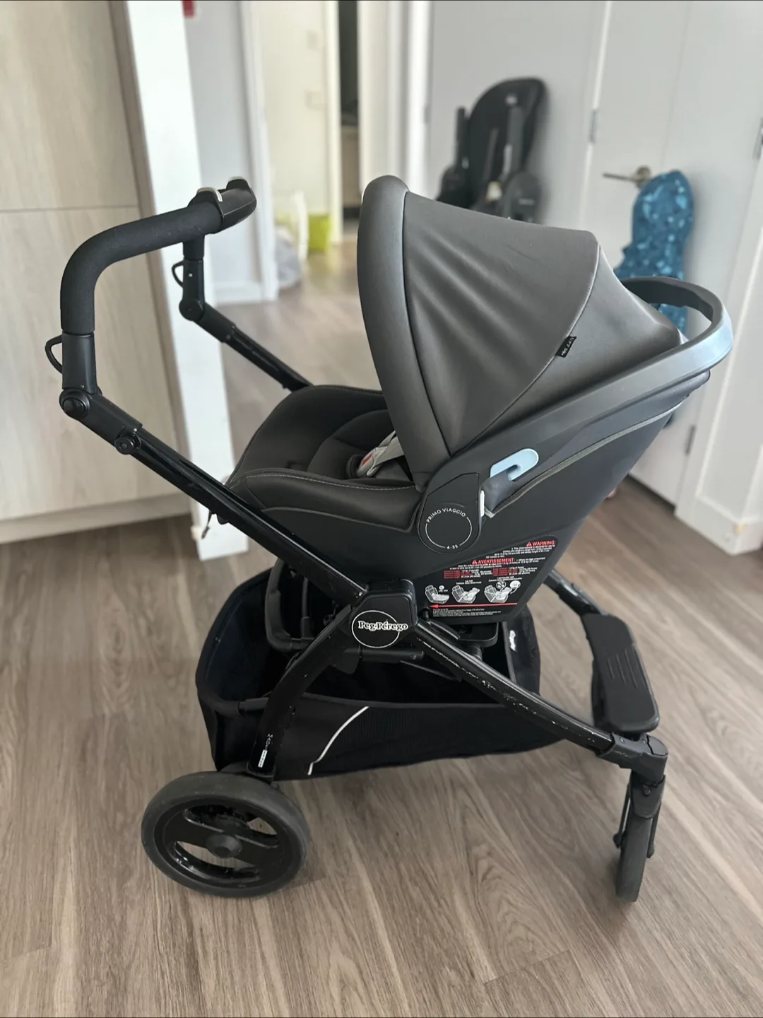 Like new Peg Perego Stage 1 car seat — 3 years warranty left! image indicator(5)