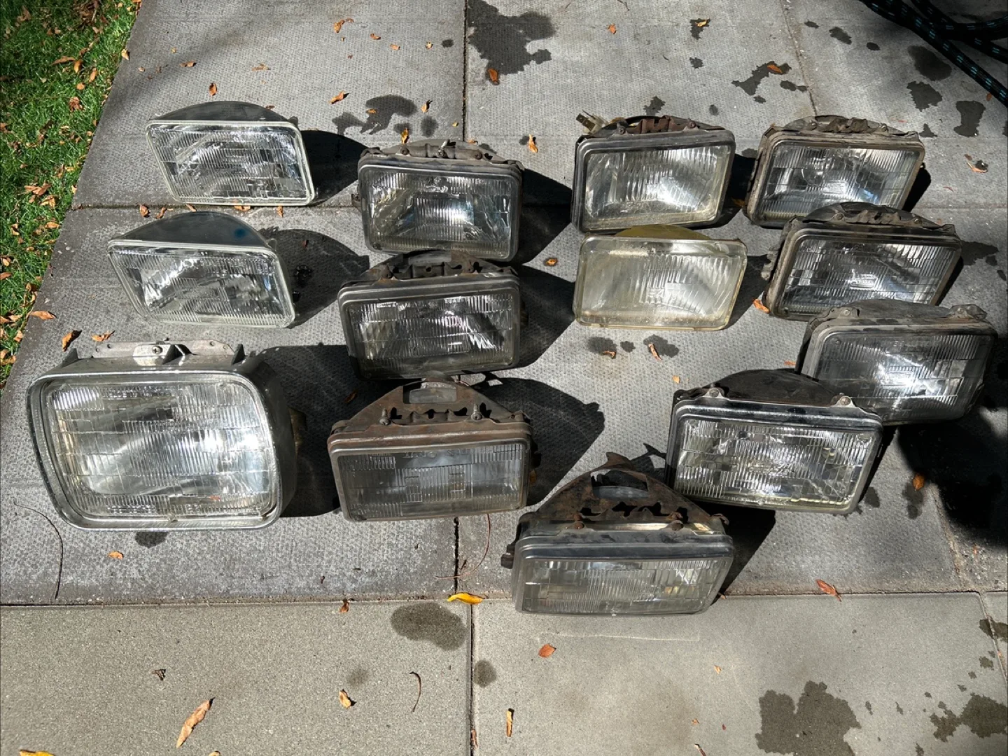 Vintage Used Car Headlights - Assorted image indicator(4)
