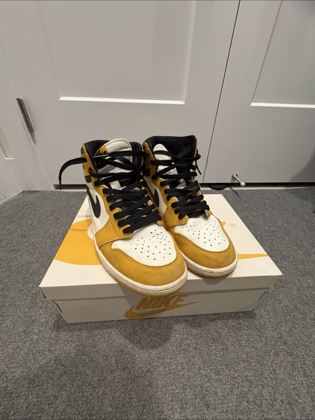 Nike Air Jordan 1 Yellow Ochre, Size 9.5