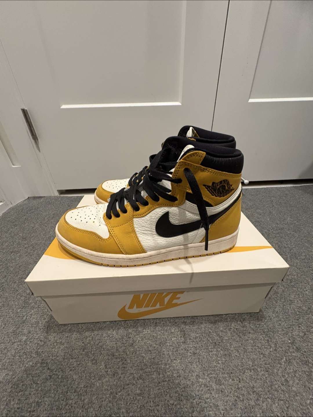 Nike Air Jordan 1 Yellow Ochre, Size 9.5 - photo 3