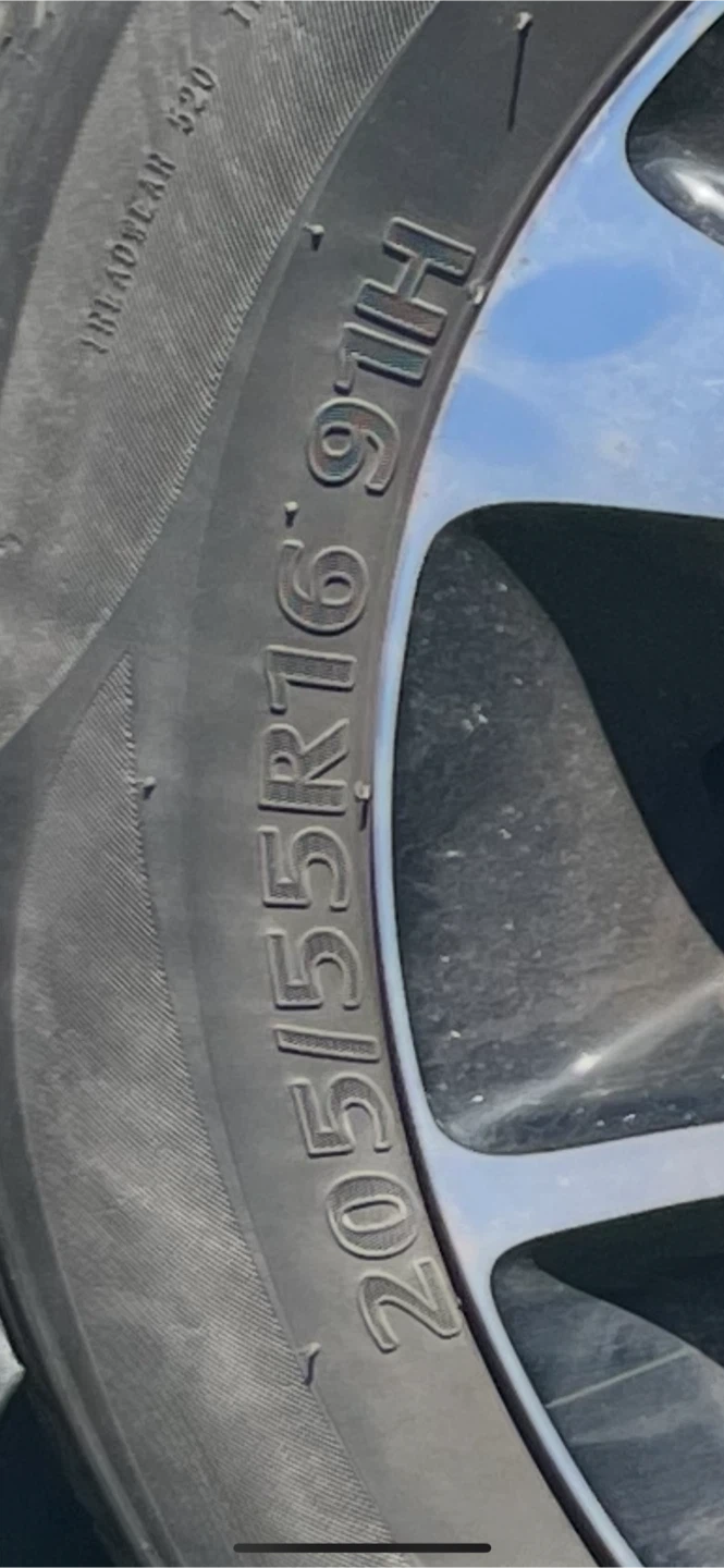 4 Honda civic all season tires on rims - photo 2