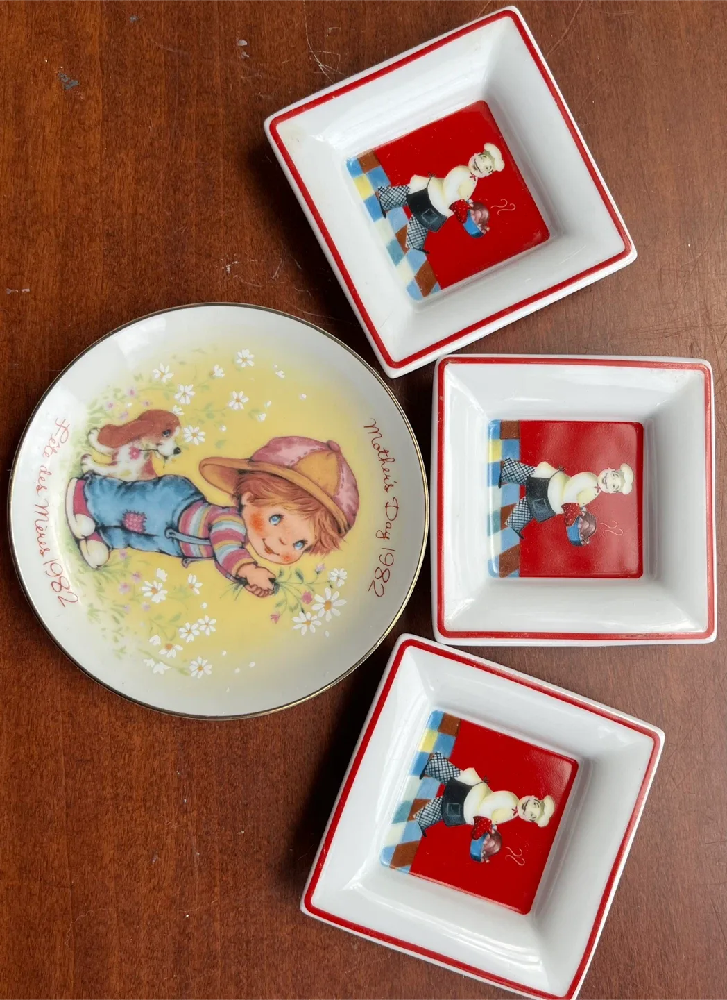 Glass decorations plates thumbnail