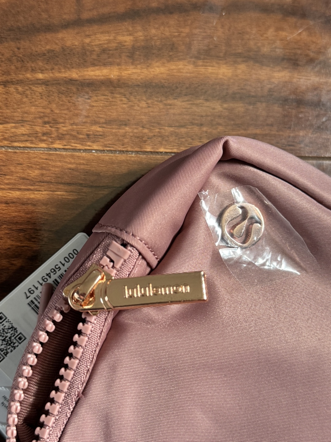 Lululemon Everywhere Belt Bag Wordmark - Like New - photo 5
