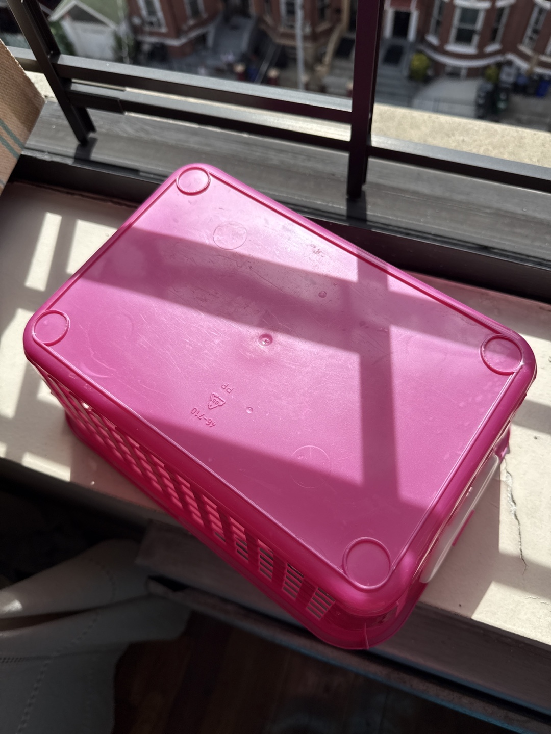 Pink Plastic Storage Basket - photo 3