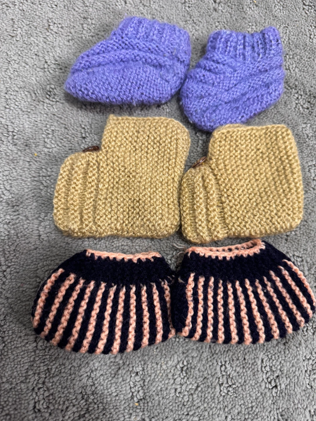 Hand Knit Baby Clothes Bundle - photo 3