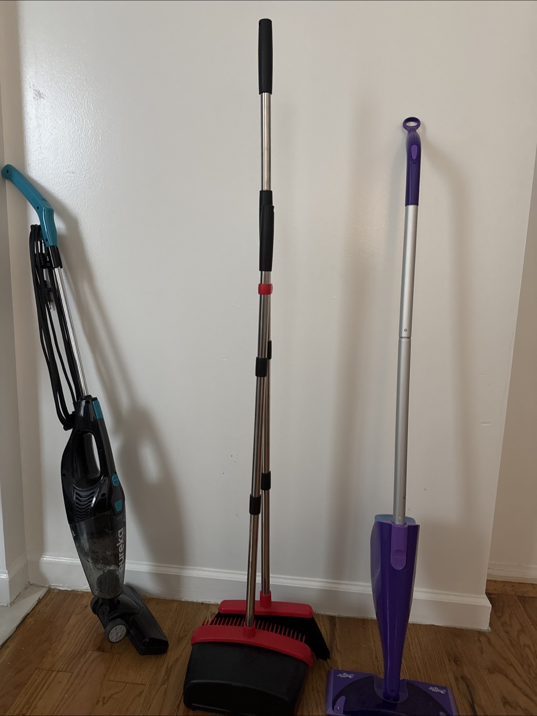 broom (middle)