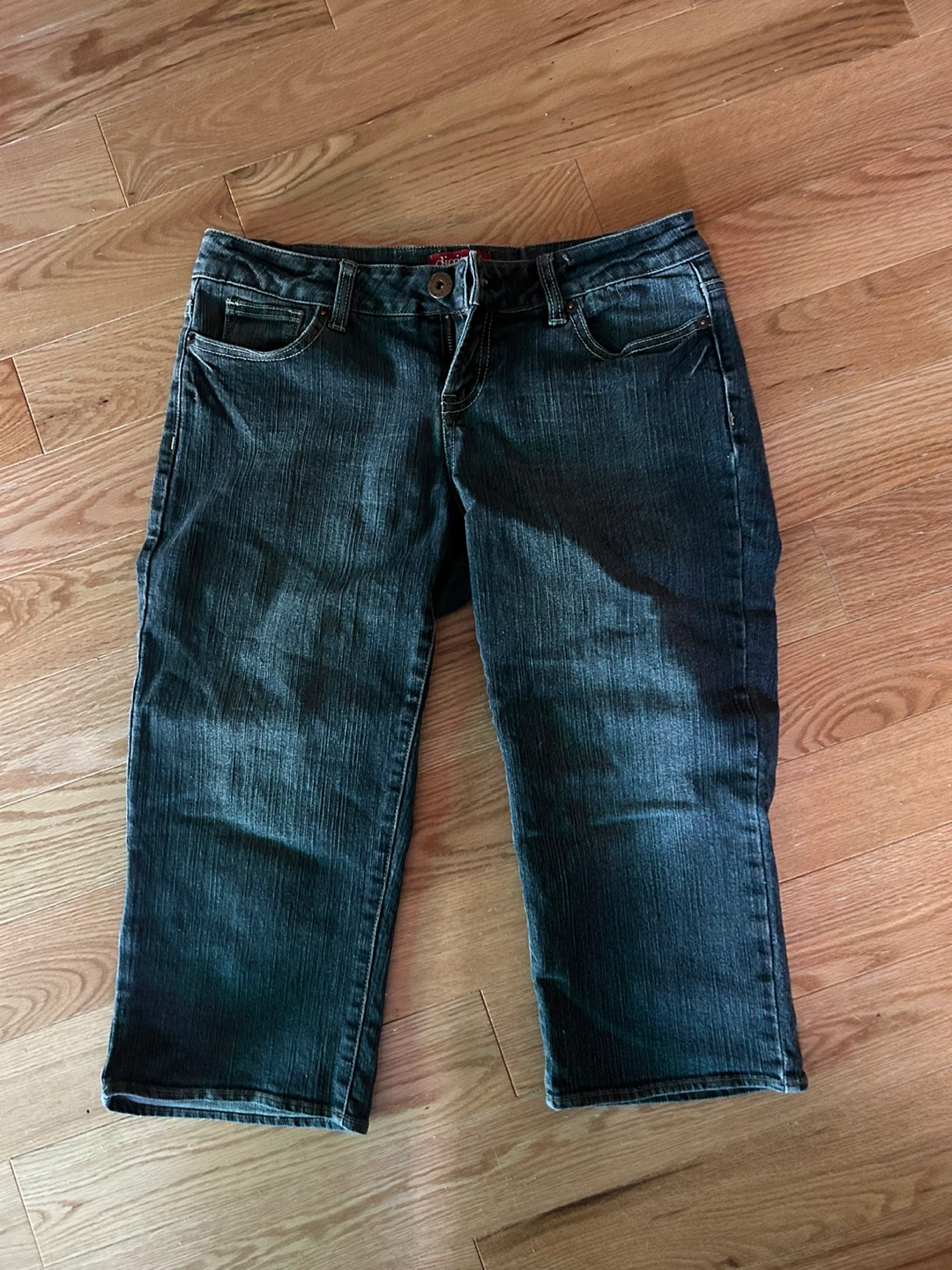 Dark Wash Capri Jeans