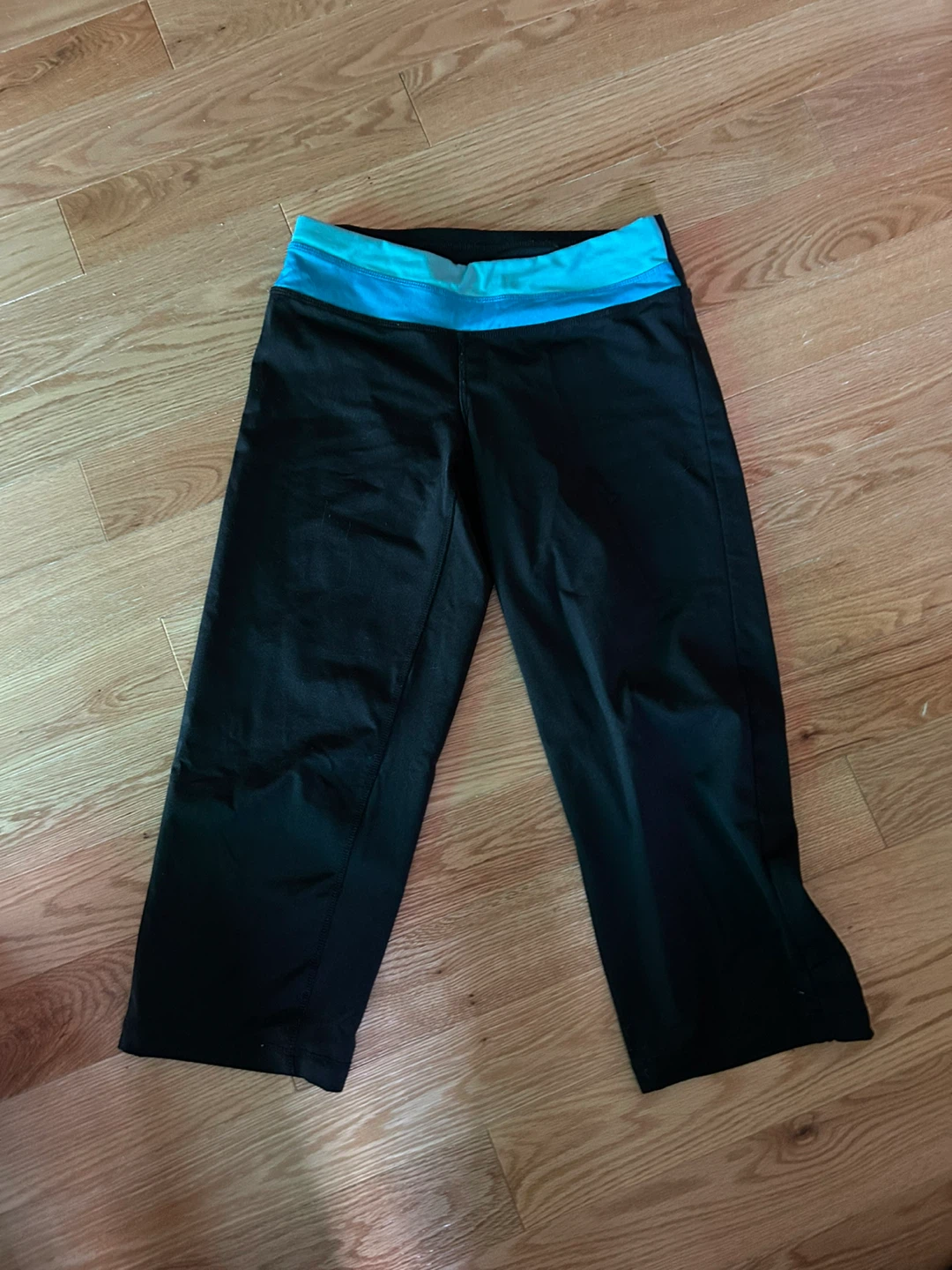 Black Capri Yoga Pants