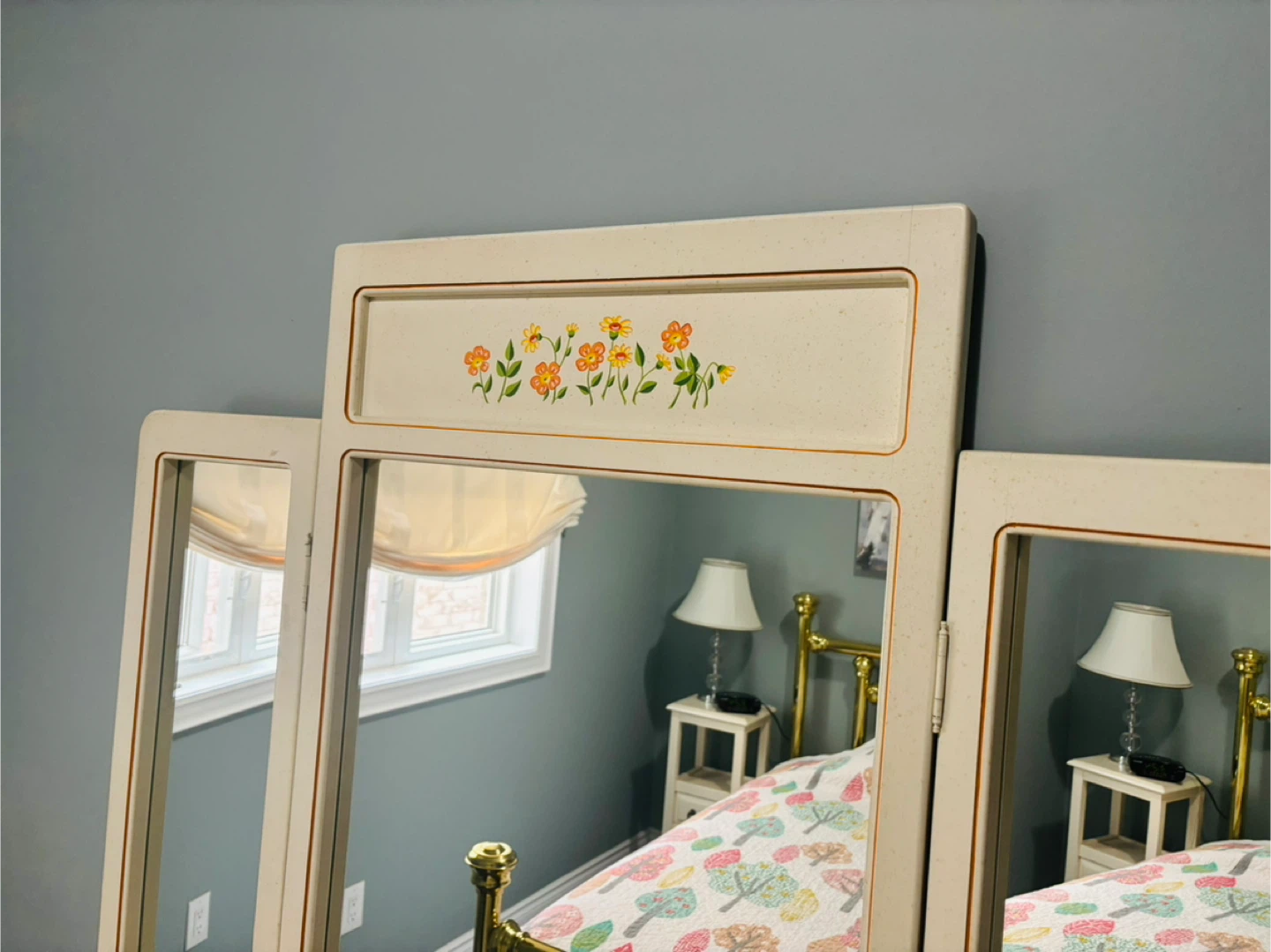 Lepine Dresser with Tri-Fold Mirror - photo 2