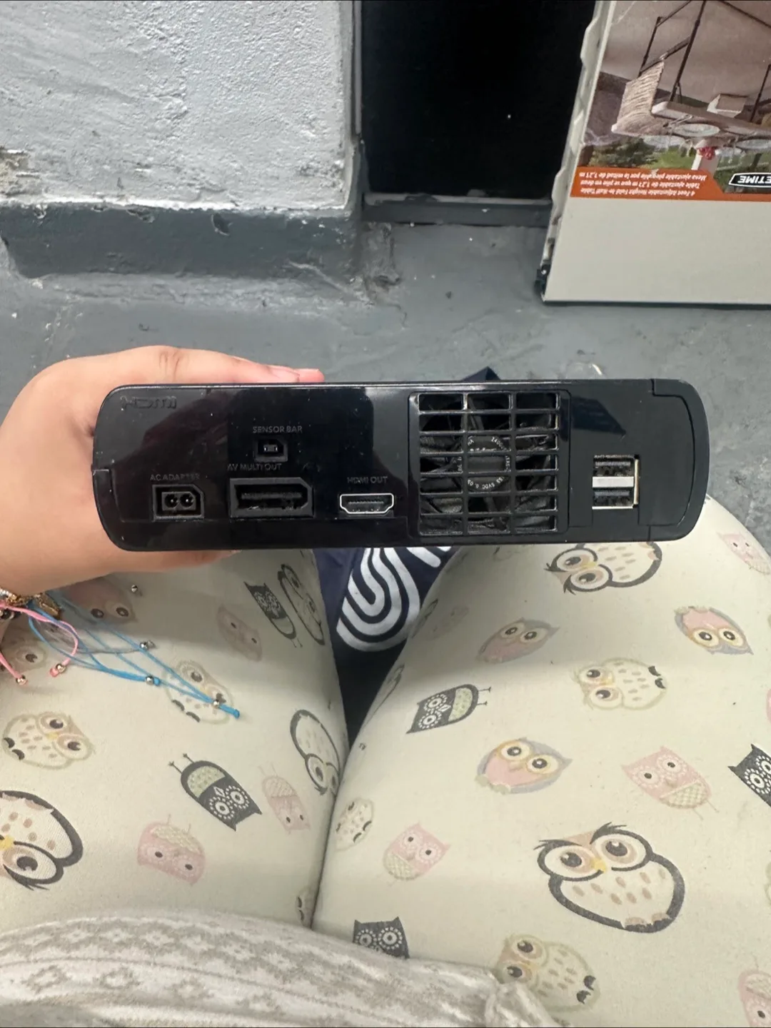 Nintendo Wii U Console - Black image indicator(2)