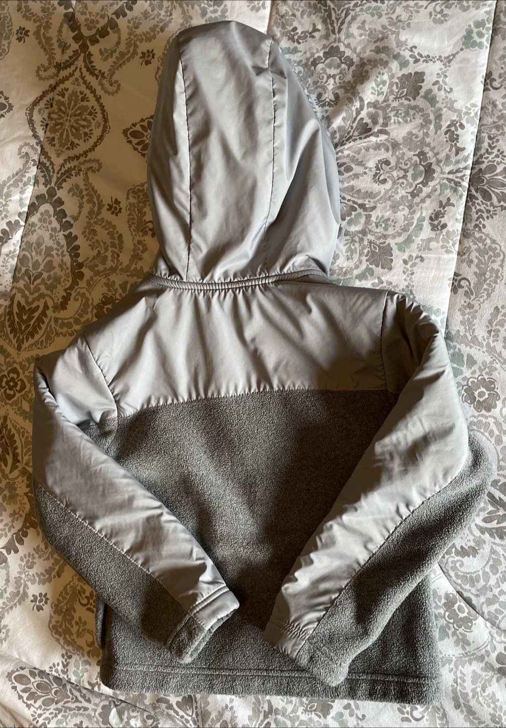 North Face Grey Kids Jacket. Size 5 - photo 3