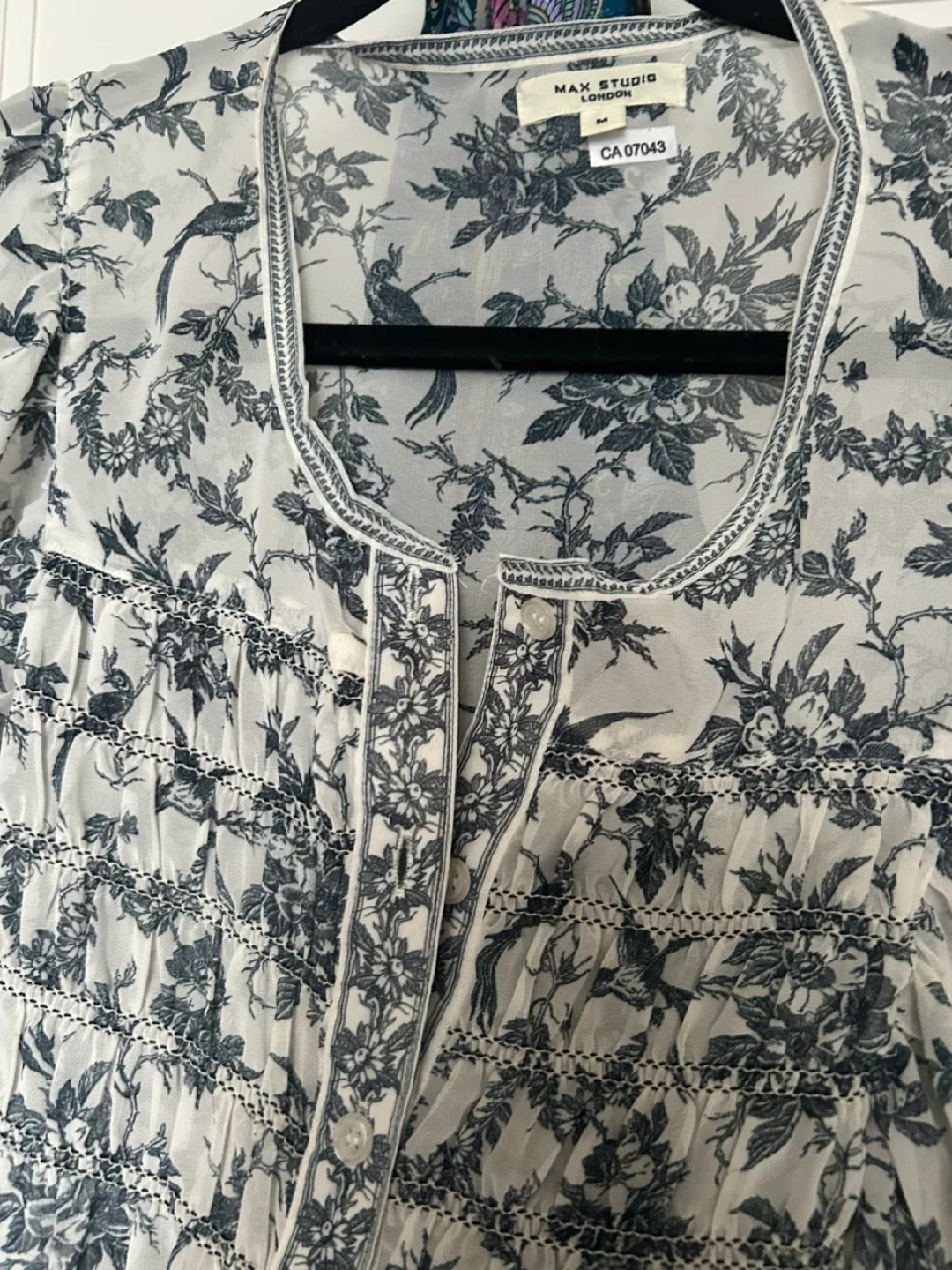 Max Studio London Floral Blouse - Size M image indicator(2)