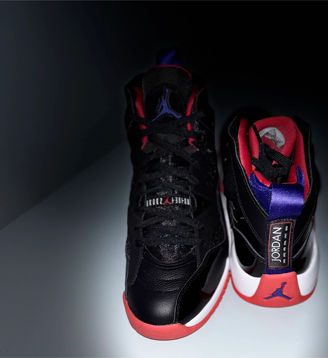 Jordan 11 CMFT TR Black Red - photo 4