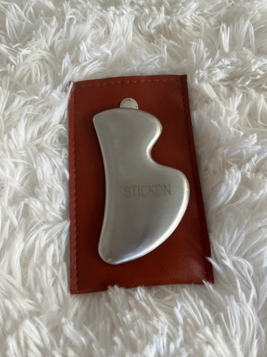 STICKON Gua Sha Tool with Case image indicator(2)
