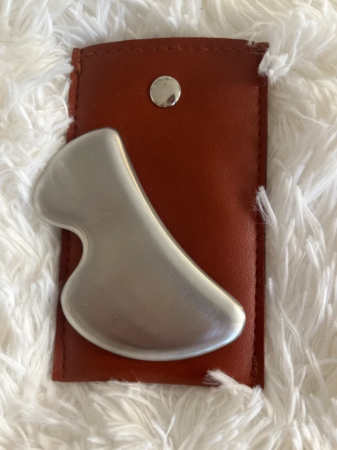 STICKON Gua Sha Tool with Case image indicator(4)