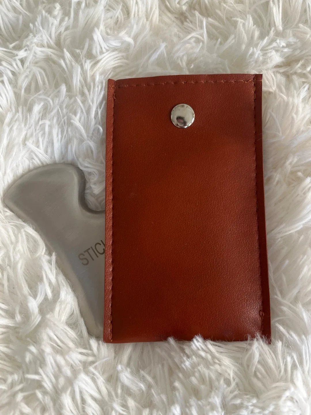 STICKON Gua Sha Tool with Case image indicator(3)