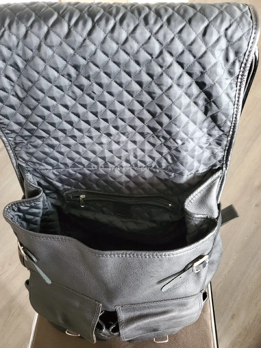 Genuine Leather Black Messenger Bag - Made in Canada image indicator(3)