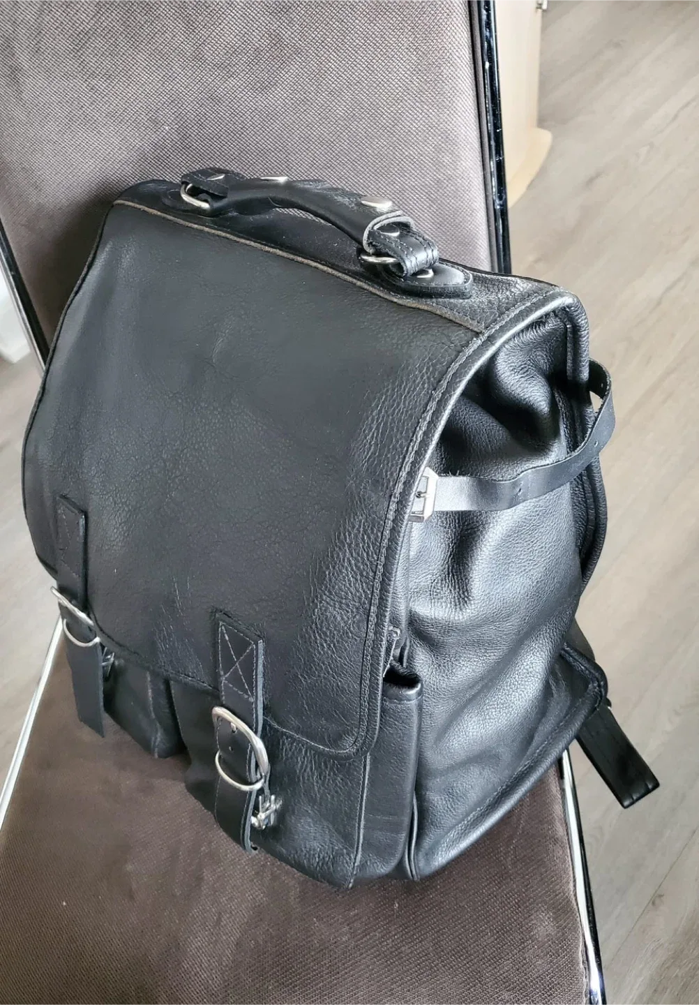 Genuine Leather Black Messenger Bag - Made in Canada image indicator(6)