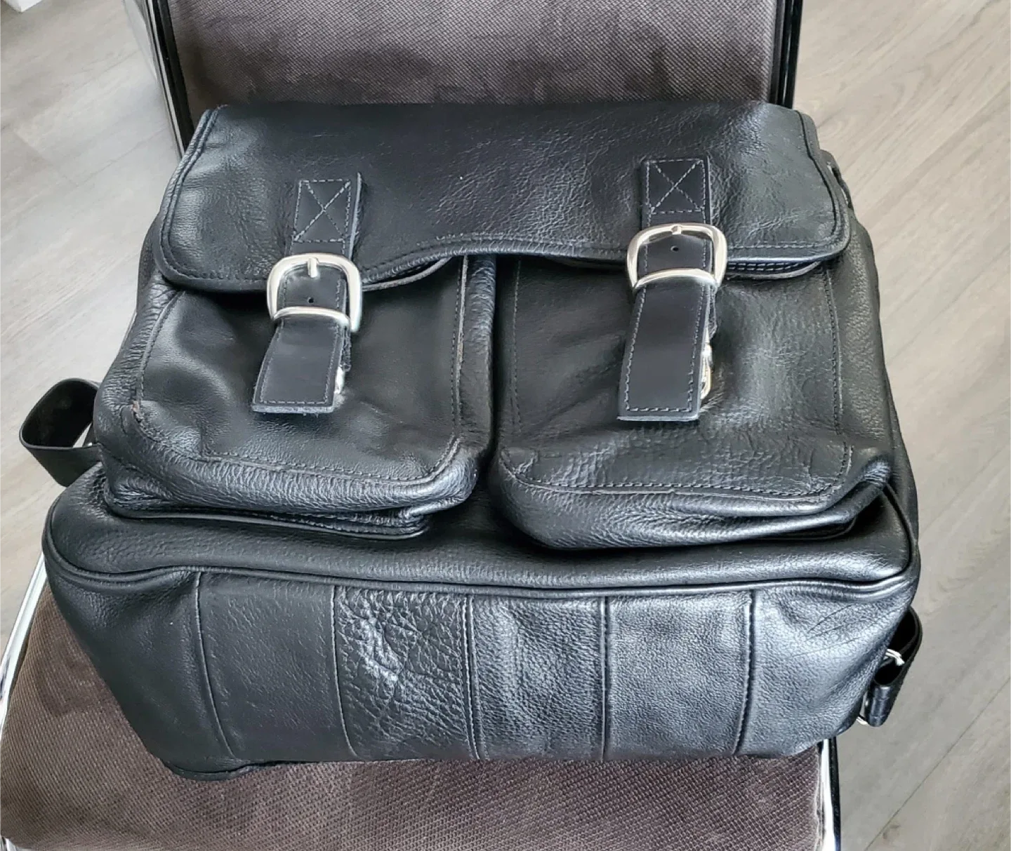Genuine Leather Black Messenger Bag - Made in Canada image indicator(7)
