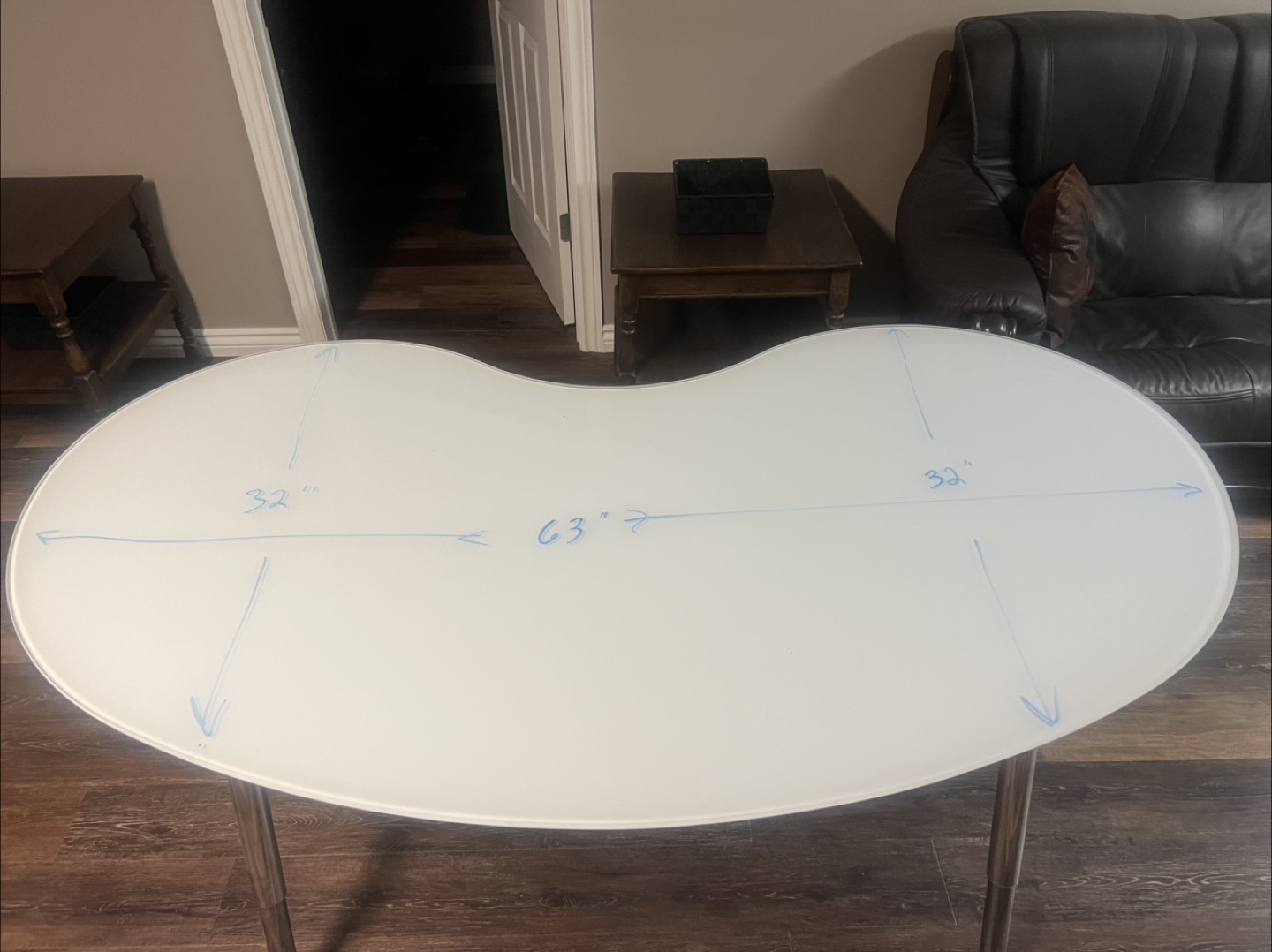 White Kidney-shaped Glass Top Table - photo 2