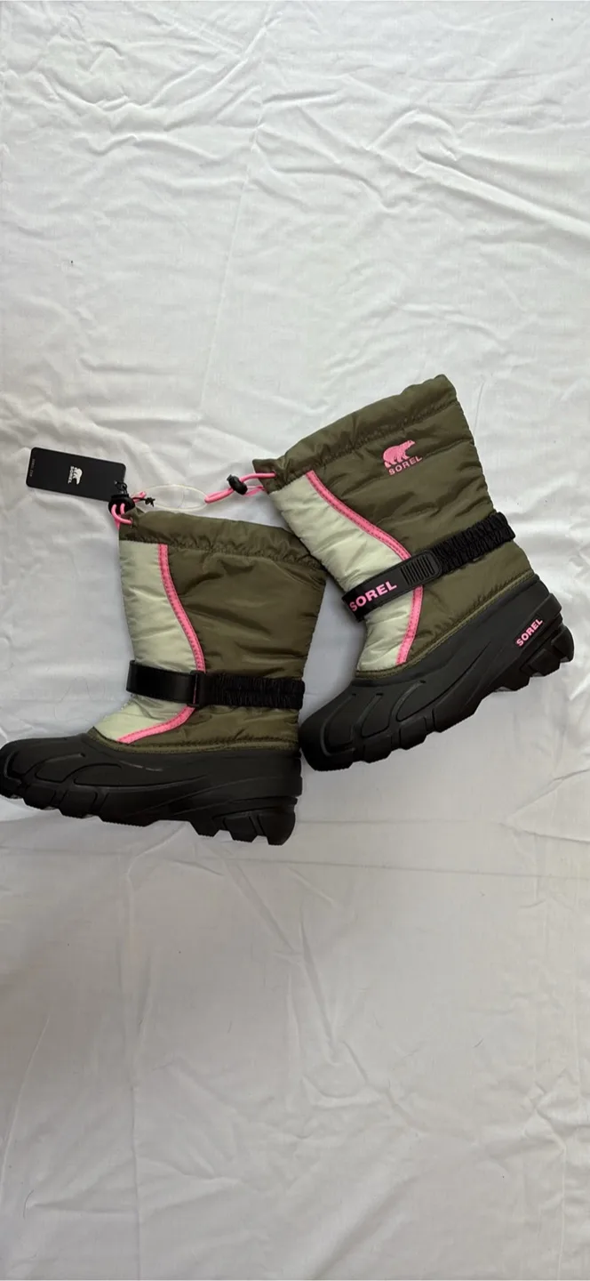 Sorel Hiker Green Winter Boots - Size 5 thumbnail